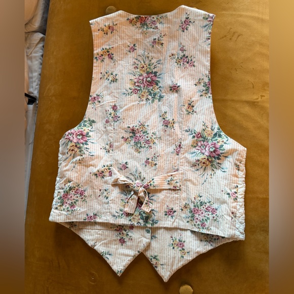 Reversible vest - Picture 6 of 9